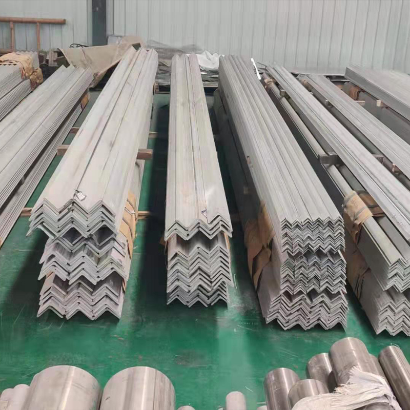 Kątownik ze stali nierdzewnej steel5